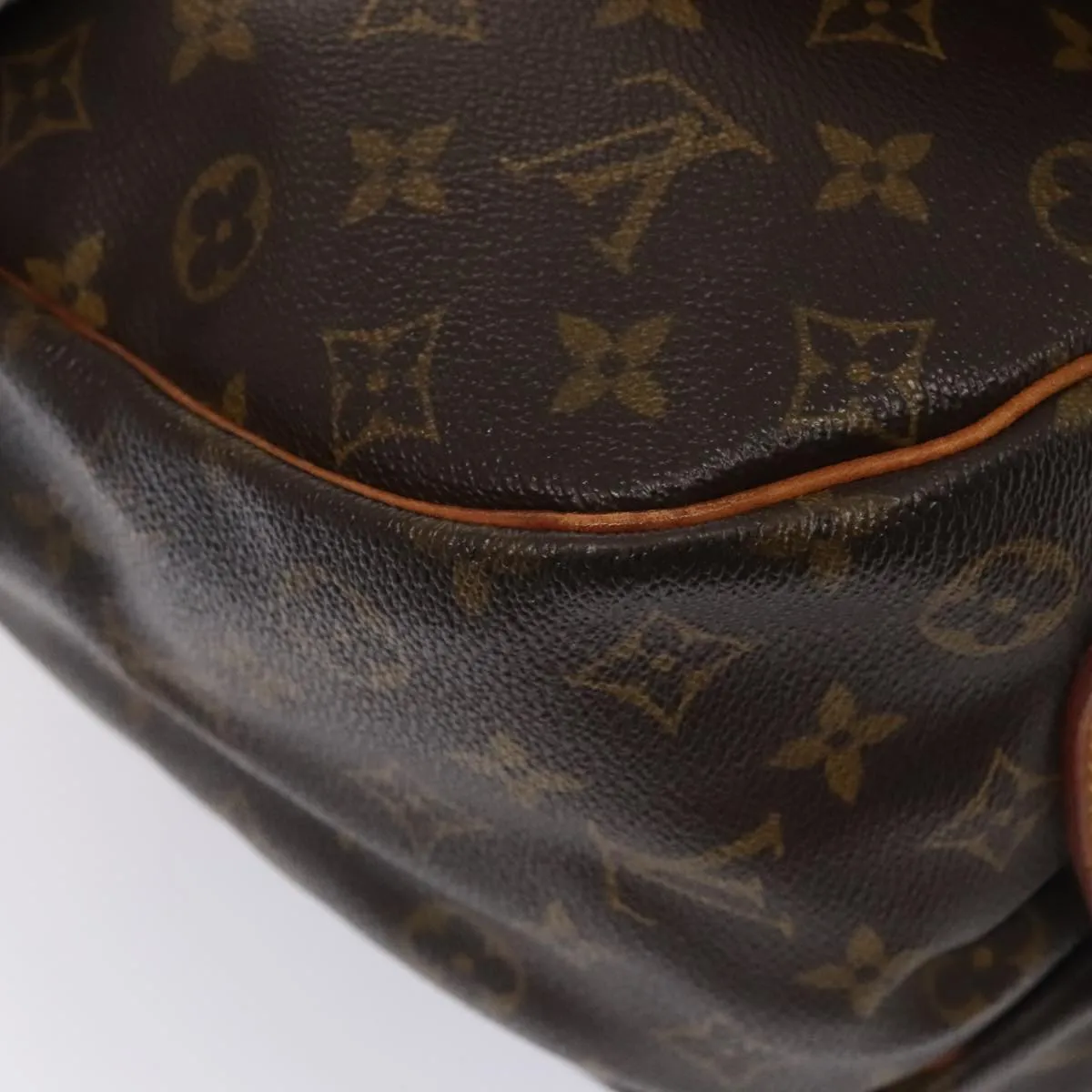 Trendy Inspired Louis Vuitton Monogram Saumur 35 Shoulder Bag M42254 Lv Auth 74367